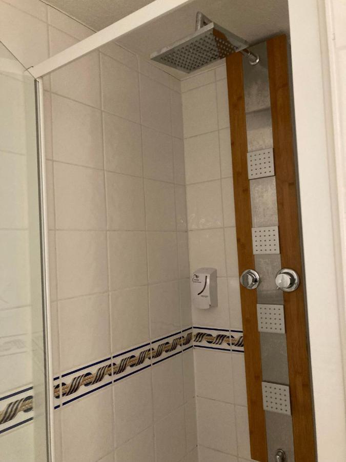 Hotel De La Poste Пуйи-ан-Оксоа Екстериор снимка