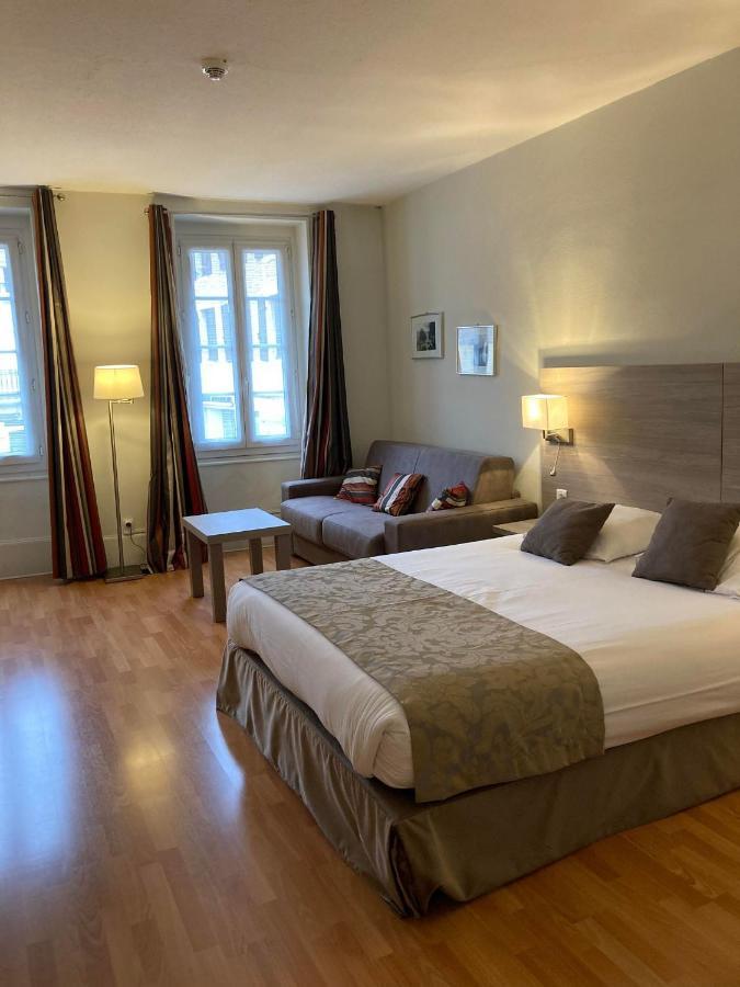 Hotel De La Poste Пуйи-ан-Оксоа Екстериор снимка